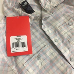 The North Face Women's plaid outdoor button up NWT